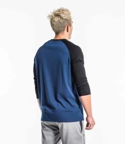 Retro Crest 3/4 Raglan Tee 6 Retro Crest 3/4 Raglan Tee -Fitness Equipment Store retro raglan ny 2